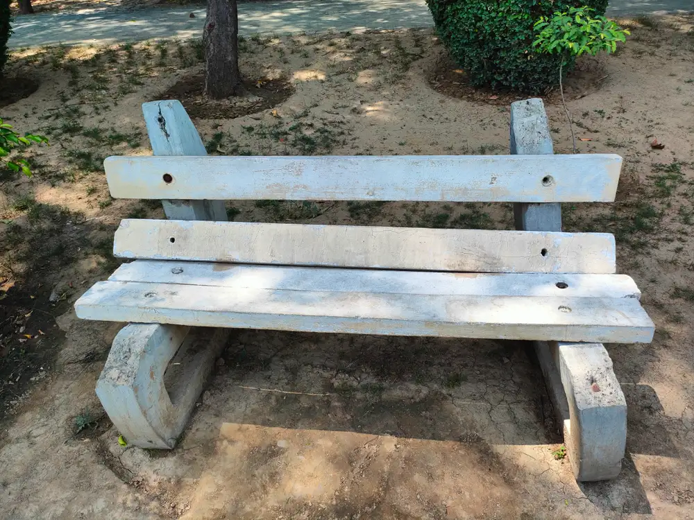 broken-bench-central-park Broken bench central park