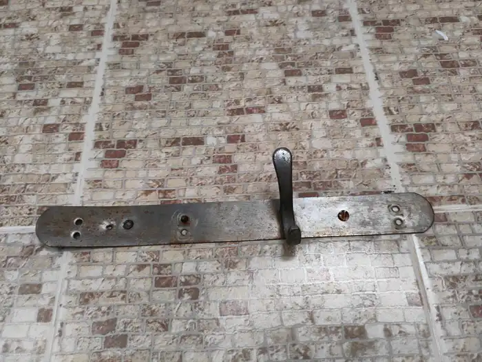 Mosque hanger